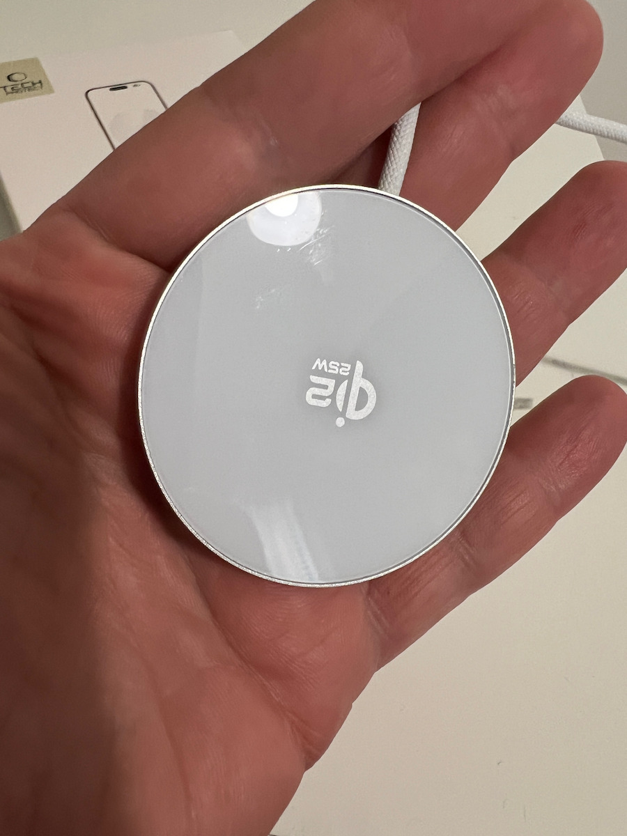 Tech-Protect Ασύρματος Φορτιστής Qi2 25W Λευκός (A50)