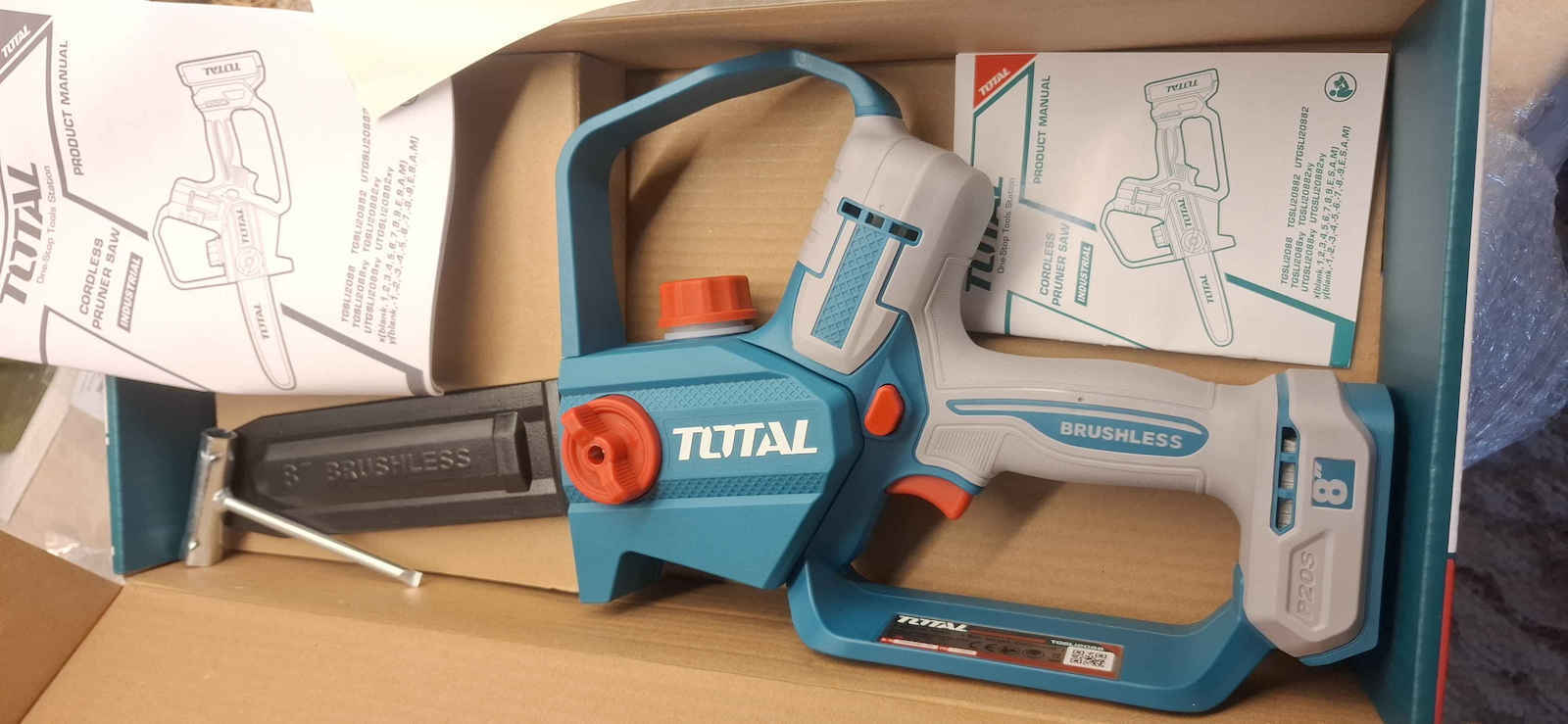 Total Pruning Chainsaw Battery Solo Brushless 20V 1.66kg with 20.32cm Blade