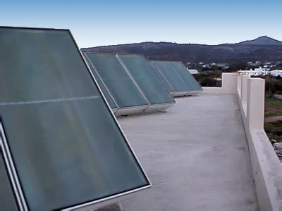 Sole Alpha 3 Compact Încălzitor solar de apă 200 litri Sticlă Dublă acțiune cu colector de 2.2 metri pătrați