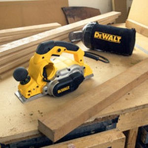 Dewalt Ренде 1050W със Система за Изсмукване