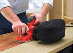 Black & Decker Πλάνη 750W με Σύστημα Αναρρόφησης