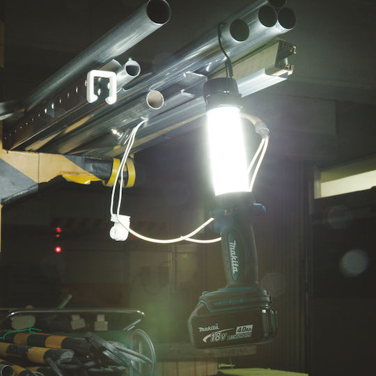 Makita Фенер за работилница Акумулаторна LED със светлинен поток до 620лм DML806