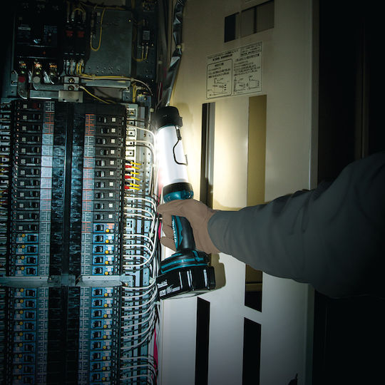 Makita Фенер за работилница Акумулаторна LED със светлинен поток до 620лм DML806