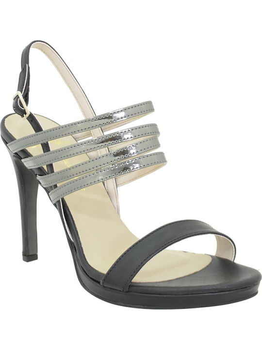 Sandalen aus Lackleder Silber