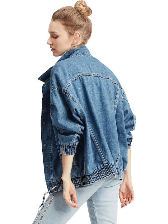 Levi's