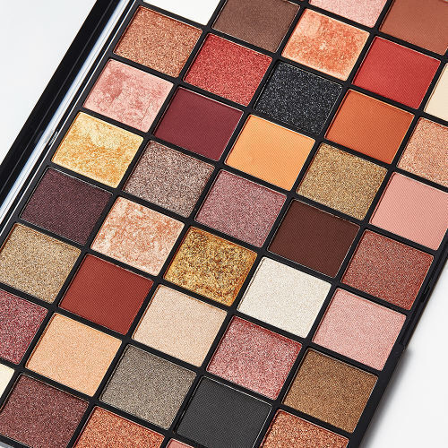 Revolution Beauty Maxi Reloaded Eye Shadow Palette in Solid Form Large It Up 60.8gr