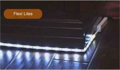 LED Leuchte für Schränke mit Batteriebetrieben, Lichtsensor und Klebebefestigung Flexi Lites 2Stück