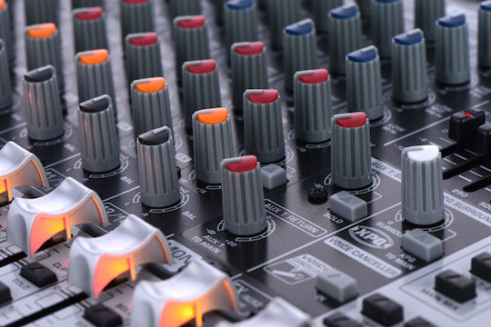 Behringer QX1832USB Analoge Konsole 18 Kanäle mit Phantom Power & 6 XLR-Eingänge