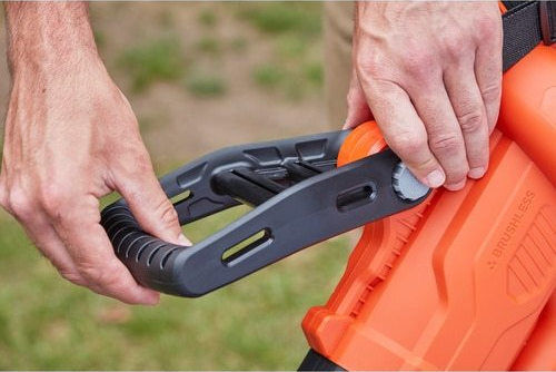Black & Decker Handheld Leaf Blower / Vacuum 36V with 1 Battery 2.5Ah & Maximum Air Speed 270km/h