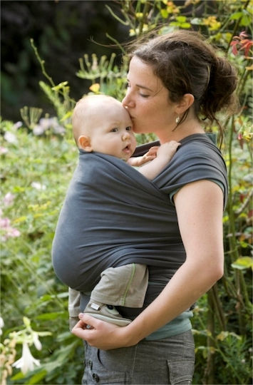 Babylonia Tricot - Slen Organic Babytragetuch Wrap Marineblau mit einem maximalen Kindergewicht von 18 kg