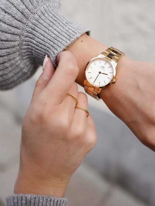 Daniel Wellington Iconic Link Watch with Battery Mechanism Daniel Wellington Iconic Link Watch with Battery Mechanism