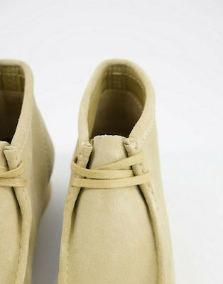 beige clarks wallabees