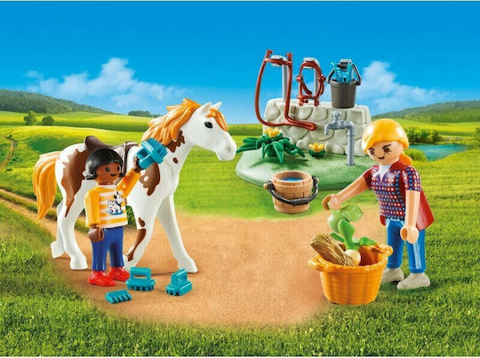 Playmobil Βαλιτσάκι Country Φροντίζοντας τα Άλογα για 4 ετών