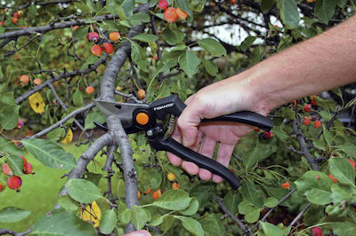 Fiskars Gartenschere mit maximaler Schnittdurchmesser 26mm P90