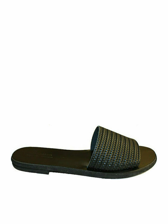 Women's leather sandal in black color