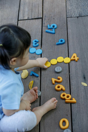 Plan Toys Αριθμοί & Σύμβολα Εκπαιδευτικό Παιχνίδι Γράμματα & Αριθμοί από Ξύλο για 3+ Ετών