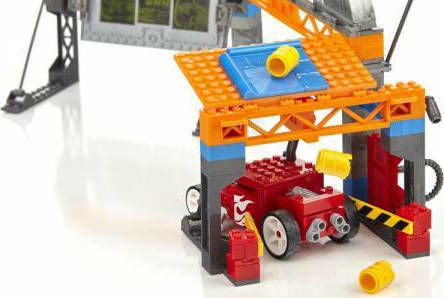 Mega Bloks Hot Wheels Building Blocks Super Stunt Test Facility For 5+ Years 382 Pieces