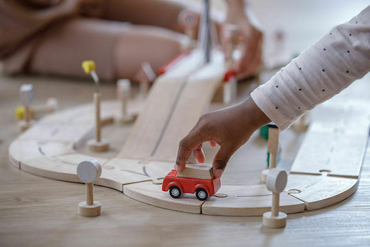 Plan Toys Plan Toys Spielzeugautos & Rennstrecken Straßenset mit Zubehör für 3+ Jahre