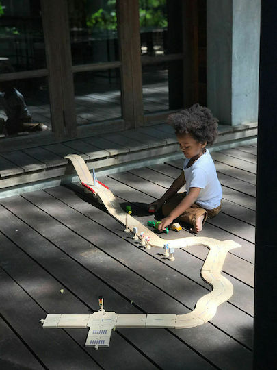Plan Toys Plan Toys Spielzeugautos & Rennstrecken Straßenset mit Zubehör für 3+ Jahre
