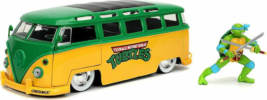 Jada Toys Teenage Mutant Ninja Turtles Batman 1962 VW Bus mit Leonardo VW Bus mit Leonardo Replik Fahrzeug Länge 7cm im Maßstab 1:24 2 Stück