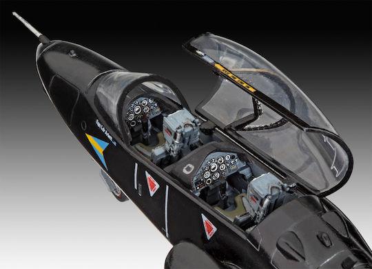 Revell BAe Hawk T.1 Modeling Figure Airplane 90 Pieces in Scale 1:72