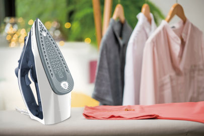 Tefal Express Steam Steam Iron 2400W with Ceramic Plate and Continuous Steam Supply 35g/min