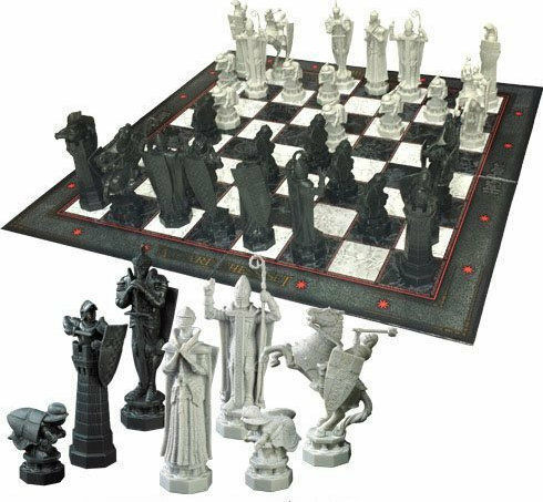 The Noble Collection Harry Potter: Wizard's Chess Set Σκάκι με Πιόνια 47x47cm