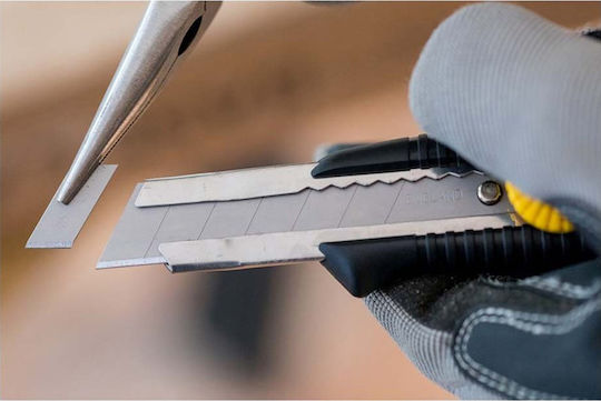 Stanley Folding Knife Dynagrip with Blade Width 18mm