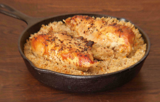 Lodge Pan made of Cast Iron 23cm