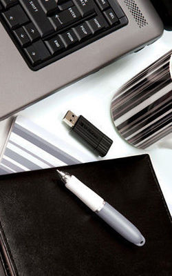 Verbatim PinStripe 64GB USB 2.0 Stick Black