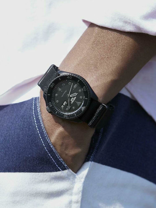 Seiko 5 Sports Street Style Ανδρικό Ρολόι 43mm Αυτόματο με Μαύρο Υφασμάτινο Λουράκι