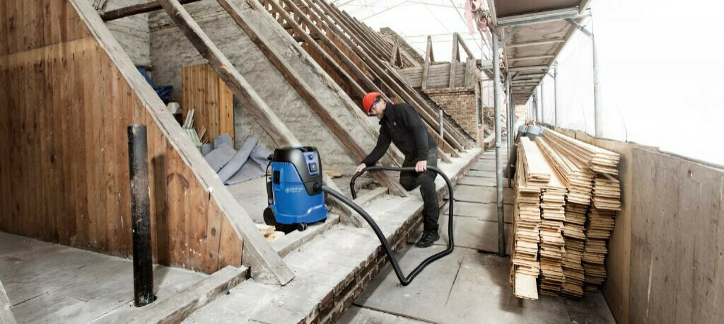 Nilfisk Aero 21-01 PC Wet-Dry Vacuum for Dry Dust & Debris 1250W with Waste Container 20lt | Skroutz.eu