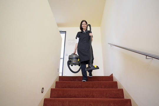Karcher 7/1 Vacuum Dry 850W with Plastic Bin 7lt