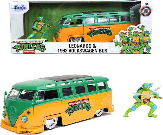 Jada Toys Teenage Mutant Ninja Turtles Batman 1962 VW Bus mit Leonardo VW Bus mit Leonardo Replik Fahrzeug Länge 7cm im Maßstab 1:24 2 Stück