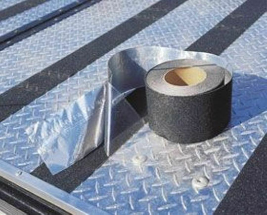 Αυτοκόλλητη Αντιολισθητική Ταινία 5mx50mm
