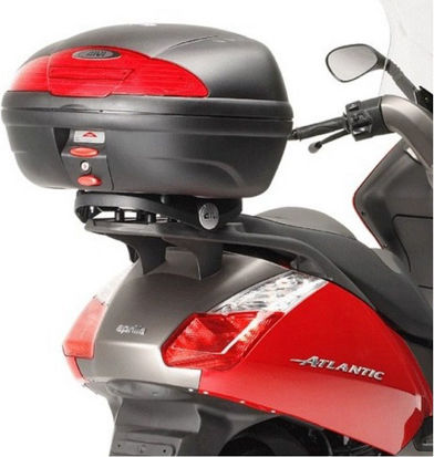 Givi Βάση Βαλίτσας για Triumph Sprint Aprilia Atlantic 125-200 2002