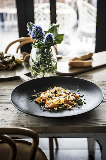 Maxwell & Williams Caviar Πιατέλα Σερβιρίσματος Οβάλ από Πορσελάνη Black 35x25εκ.