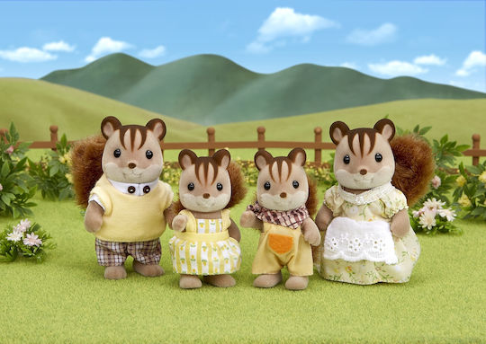 Epoch Toys Walnut Squirrel Family Sylvanian Families για 3+ Ετών 8εκ.