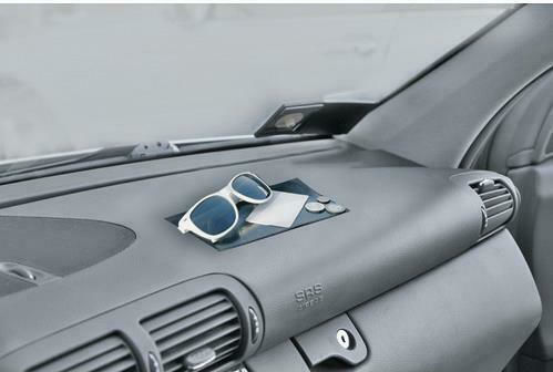 Lampa Ultra Grip Car Anti-Slip Fabric 17.5x11cm