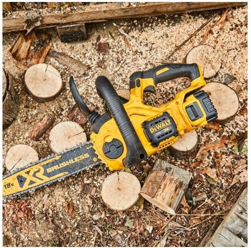 Dewalt Battery Chainsaw 1x5Ah Brushless 18V 3.6kg with Blade 30cm