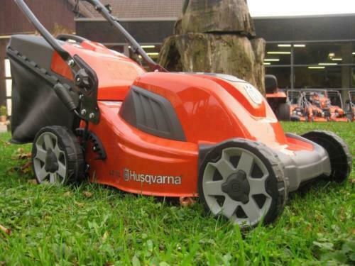 Husqvarna LC 141C Μηχανή Γκαζόν Ηλεκτρική 1800W