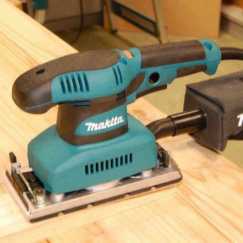 Makita Παλμικό Τριβείο 190W με Ρύθμιση Ταχύτητας και με Σύστημα Αναρρόφησης