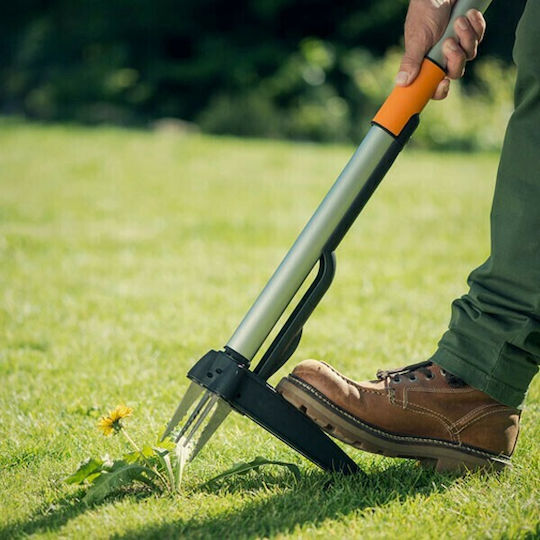 Fiskars SmartFit Weed Puller Εκριζωτής με Κοντάρι 102cm