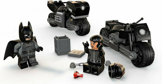 DC Super Heroes Batman & Selina Kyle Motorcycle Pursuit pentru 6+ ani Ani