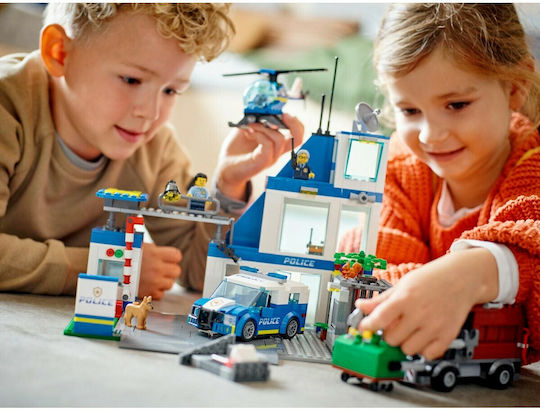 LEGO Lego Stadt Polizeistation Für Über 6-Jährige 668Stücke