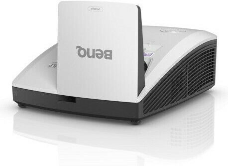 BenQ MW855UST 9H.JKS77.24E 3D Проектор DLP HD LED лампа с вградени високоговорители Бял