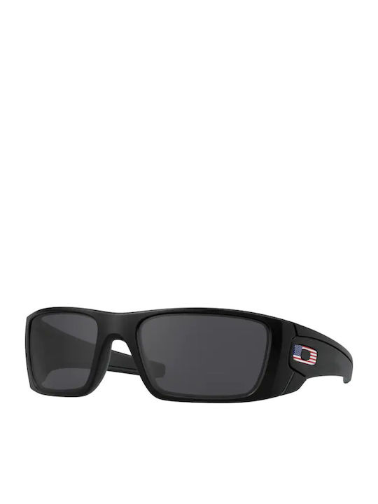 Oakley Fuel Cell Мъжки Слънчеви Очила с Черна Пластмасова Рамка и Черни Лещи OO9096-38