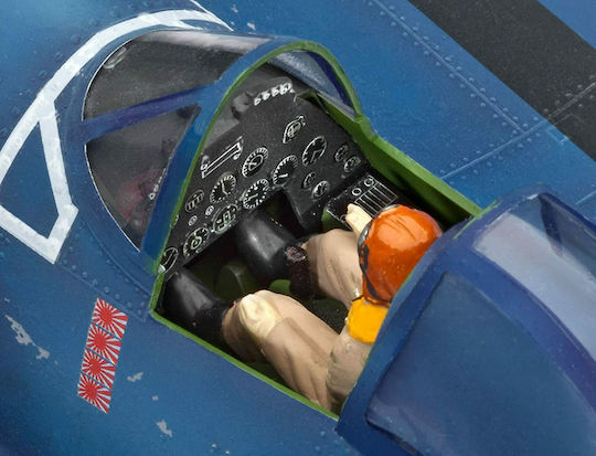 Revell F4U-1A Corsair Фигура за Моделизъм Самолет в Мащаб 1:32 478.1x32.1см.