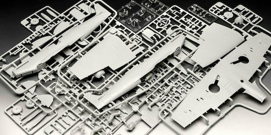 Revell Spitfire Mk.II "Aces High" Iron Maiden Modeling Figure Airplane 134 Pieces in Scale 1:32 with Glue and Paints 28.6x35.1cm.