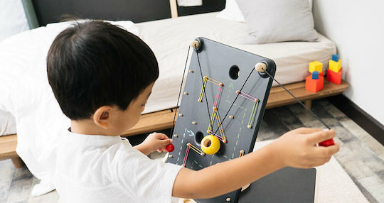 Plan Toys Τοίχος με Τροχαλίες Εκπαιδευτικό Παιχνίδι Γνώσεων από Ξύλο για 3+ Ετών